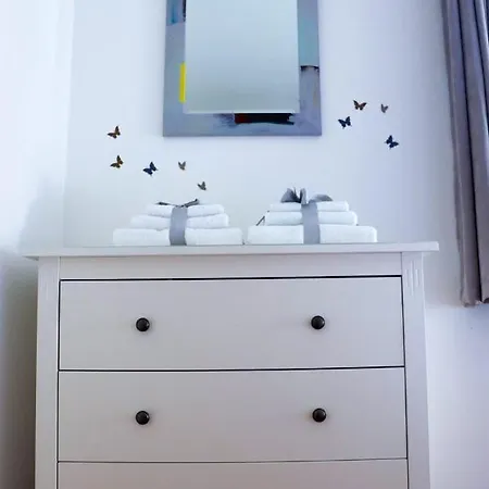 Апартаменты Spacious With Free Parking And Garden In Calm Area Задар